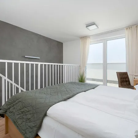 Apartamento Stylowe Z Antresola, Balkonami I Miejscem Do Pracy By Renters Breslavia