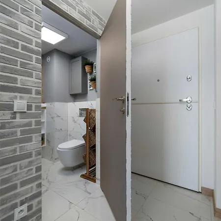 Apartamento Stylowe Z Antresola, Balkonami I Miejscem Do Pracy By Renters